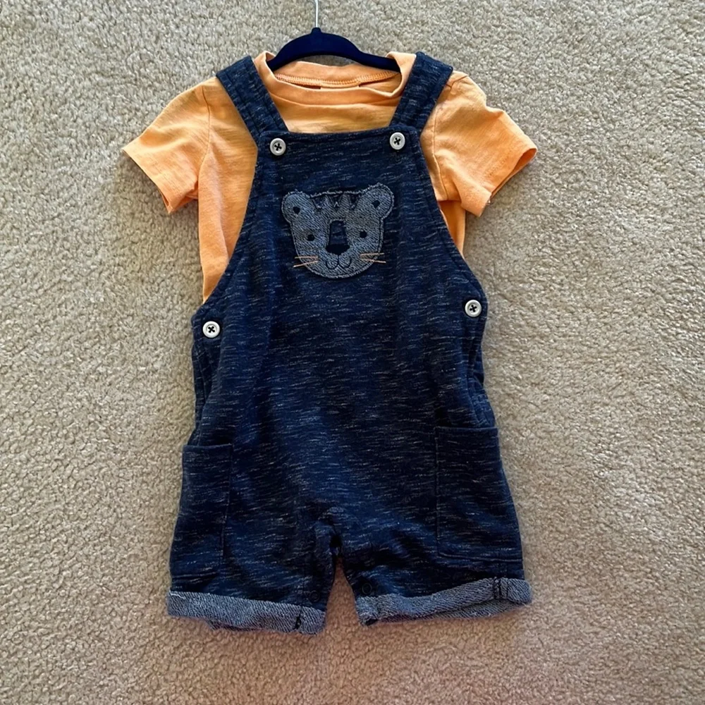 First Impressions baby boy outfit - Picture 1 of 5